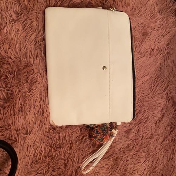 Steve Madden white clutch - Picture 3 of 6